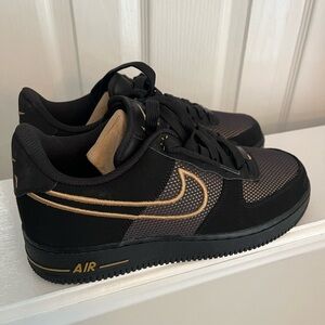 Nike Air Force One Legendary Edition